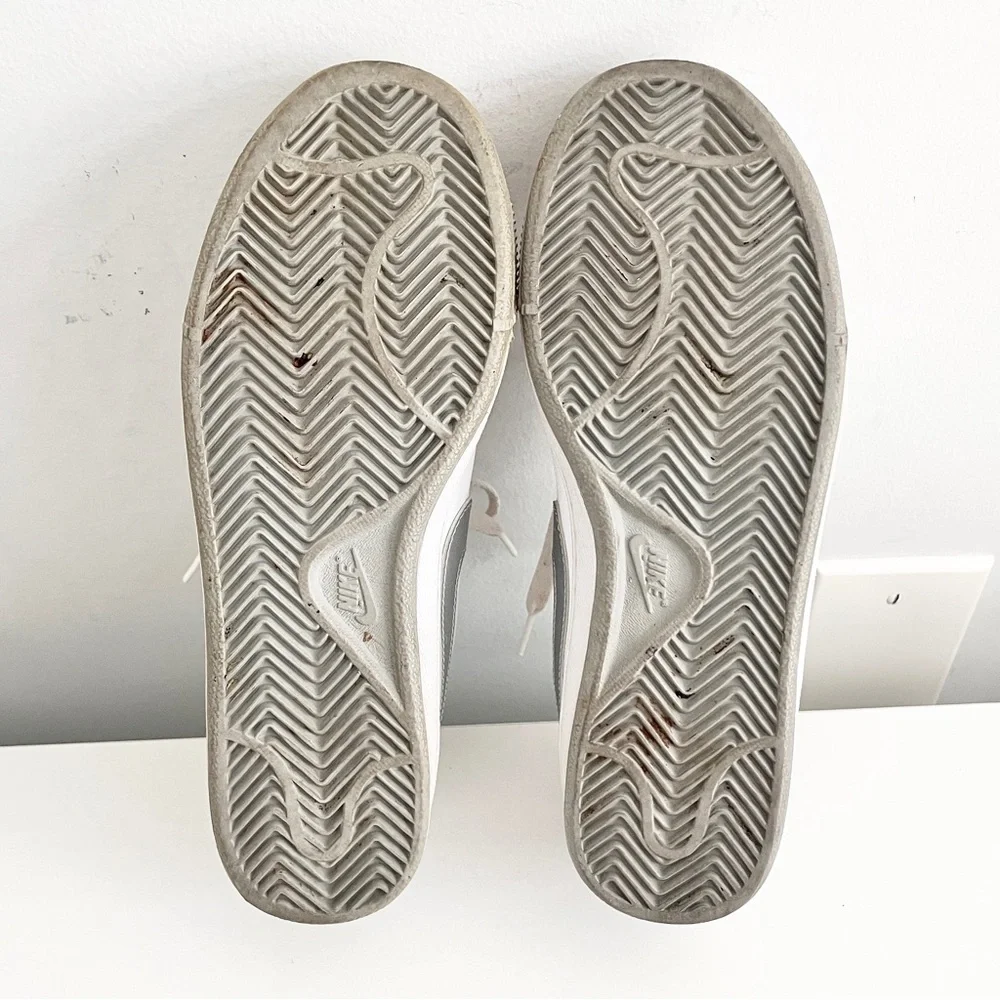 Nike White 454256 ‘Court Majestic’ Silver Sneakers, Size 8